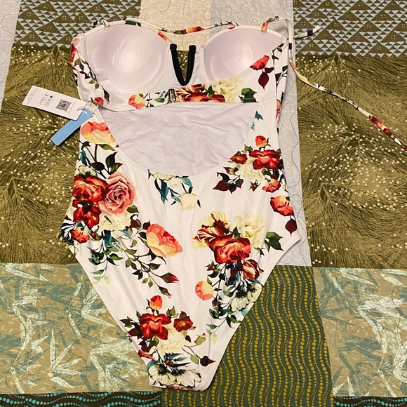 Cupshe NWT one-piece swimsuit - Picture 2 of 2